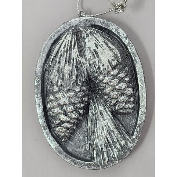 Set Of 4‎ Silver Tone Christmas Holiday Ornaments With Pinecones & Deer Design - Picture 6 of 8